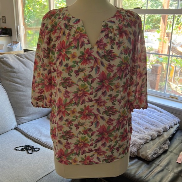 ezra Tops - Only worn once get ready for summer three-quarter length arm’s tunic